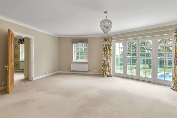 An elegant family home in a stunning secluded position, including a swimming pool, tennis court, two bedroom cottage, small paddock and two stables. - Photo 1