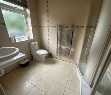 St. Marys Avenue North, Middlesex, UB2 - Photo 1