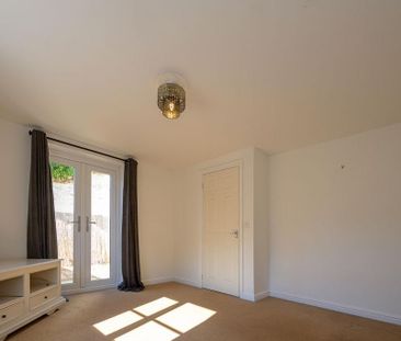 2 bedroom semi-detached house to rent - Photo 5