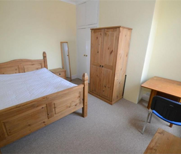 4 bedroom terraced house to rent - Photo 3