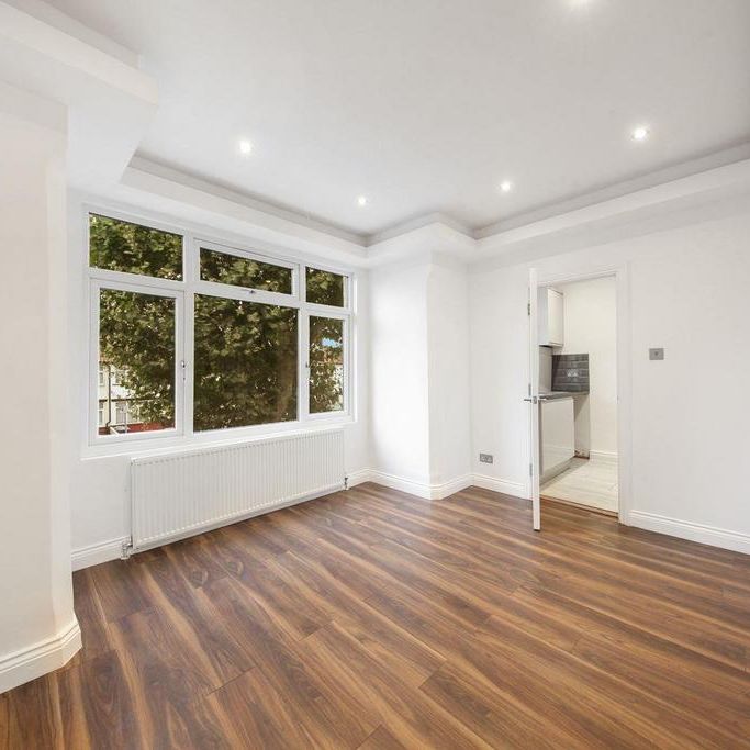 3 bedroom flat to rent - Photo 1