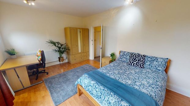 5 bedroom semi-detached house to rent - Photo 1