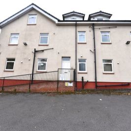 2 bedroom Flat in 1 Low Close Street, Leeds - Photo 1