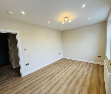 3 bedroom maisonette to rent - Photo 2