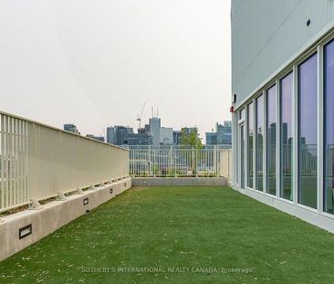 88 Bathurst Street condo — Toronto, ON (3-Bedroom) - 3 Bedroom - Photo 6