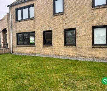 Gerenoveerd 2-slaapkamerappartement met tuin in Klemskerke, De Haan - Photo 1