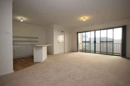 Inner South Apartment Living - Photo 4