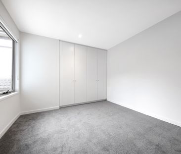 5 Sunhill Court, St Kilda East VIC 3183 - Townhouse For Rent | Domain - Photo 1