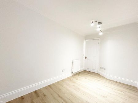 3 bedroom apartment to rent - Photo 2