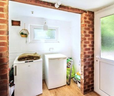 Hillside Crescent, Beeston, Nottingham, NG9 3AB - Photo 1