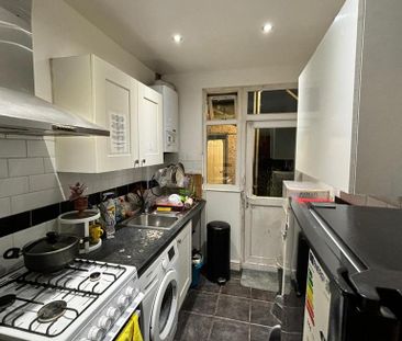 1 bedroom in a house share to rent - Photo 4