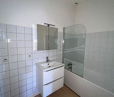 Location Appartement 2 pièces 47m² - Photo 4
