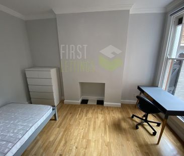6 bedroom terraced house to rent - Photo 3