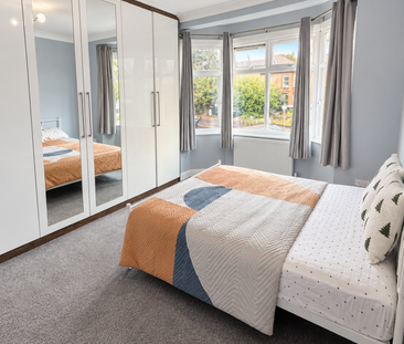 4 bedroom terraced house to rent - Photo 4