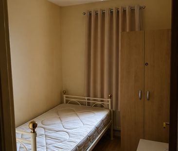 2 Bed Flat, Whittington, E1 - Photo 3