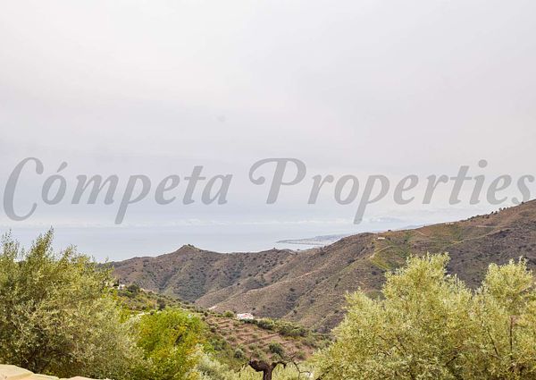 Country Property in Torrox, Andalucia, Natural Park of the Sierras Tejeda and Almijara
