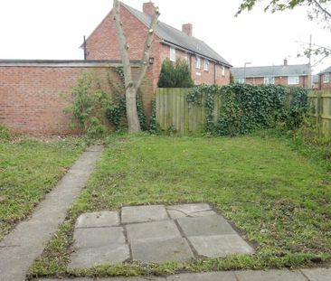 3 bedroom semi-detached house to rent - Photo 6