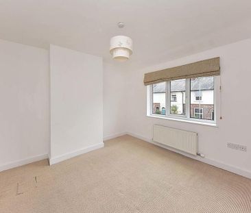 2 bedroom semi-detached house to rent - Photo 5