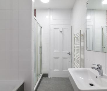 Bedsit to rent - Photo 2