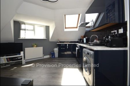 2 Bedroom Property Woodhouse - Photo 2