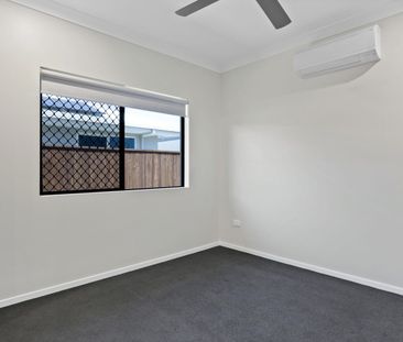 Executive home in quiet culdesac - Photo 4