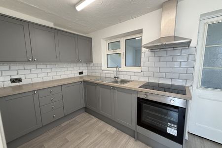 Shrub House Close - Photo 2