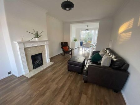 3 bedroom semi-detached house to rent - Photo 2