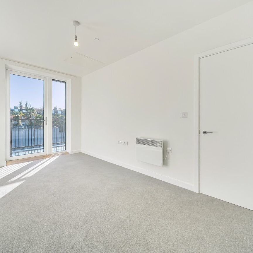1 Bed Flat, Willow Avenue, SW13 - Photo 1