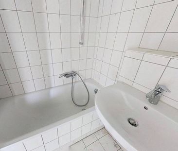 Moderne und toll geschnittene 2-Zimmer-Wohnung mit BALKON - Photo 6