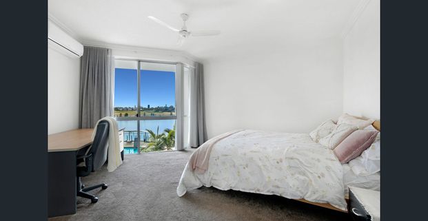 Furnished 3 Bedroom Apartment at The Cape, Varsity Lakes - Photo 1