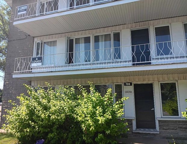 Logement 5 1/2 en location - Photo 1