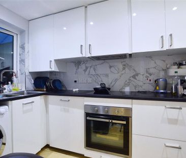 2 bedroom end of terrace house to rent - Photo 6