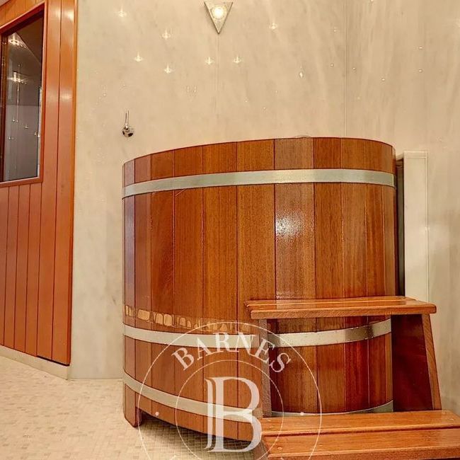 Woning te huur in Ukkel voor € 14.000 met 6 slaapkamers - Foto 1