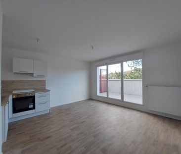 Location Appartement 2 pièces 42m² NOTRE DAME DE BONDEVILLE 76960 - Photo 1