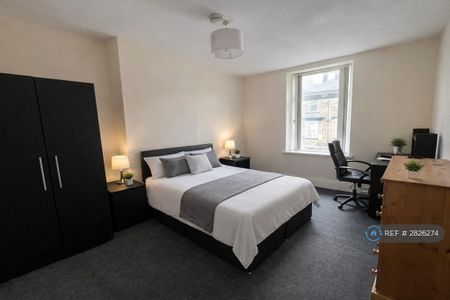 1 bedroom in a house share to rent - Photo 3