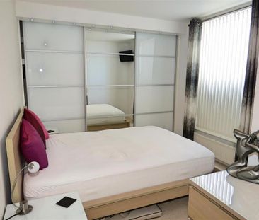 3 bedroom penthouse to rent - Photo 6