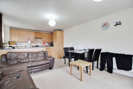 Brunel Crescent, Swindon, Swindon, SN2 - Photo 3