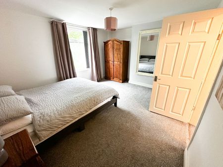 2 Bedroom - Photo 3