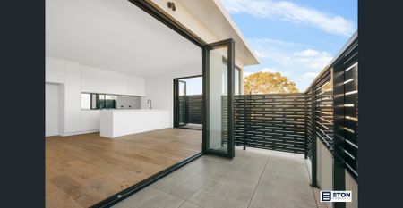 Modern and Stylish Three Bedroom Apartment - Photo 4