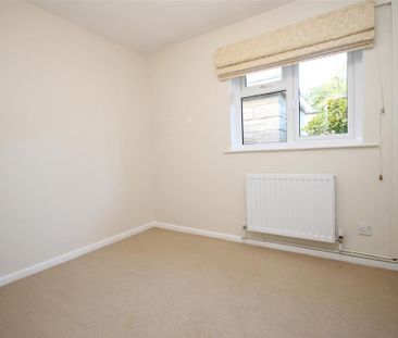 3 bedroom detached bungalow to rent - Photo 4
