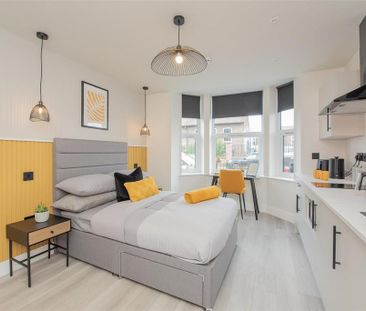 1 bedroom in a house share to rent - Photo 2