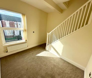 3 bedroom apartment to rent - Photo 2
