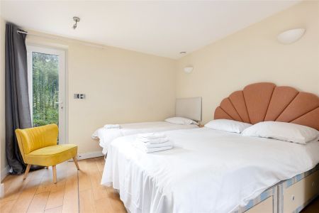 Sandycombe Road, Richmond, TW9 studio to rent - Photo 2