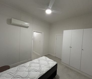 🏡✨ Room for Rent – Private Bathroom & Wardrobe | Electricity & WiFi... - Photo 2