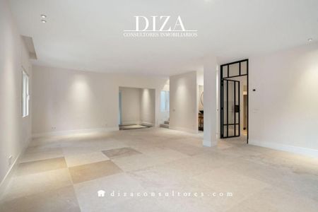 4 bedroom luxury Villa for rent in Madrid, Autonomous Region of Madrid - Photo 2