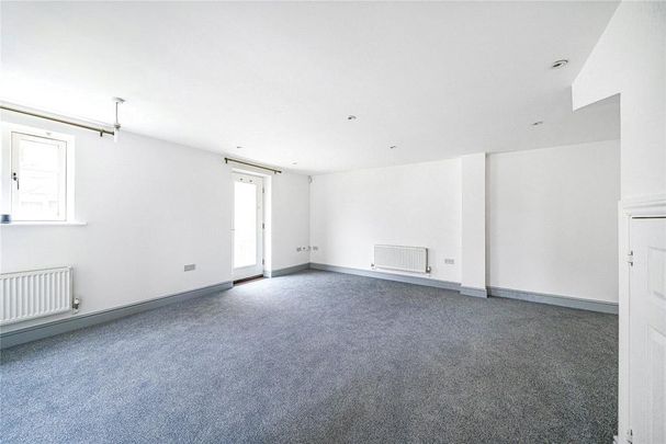 2 bedroom maisonette to rent - Photo 1