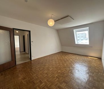2-Zimmerwohnung im DG in Top-Lage im 8. Bezirk (auch als WG geeignet) - Photo 2