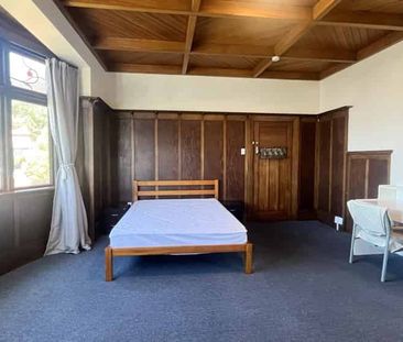 Newly Renovated Self-Contained Apartment - Photo 1