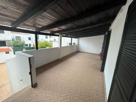 Apartamento T1 com alpendre para arrendamento anual em Monte Gordo, Algarve - Photo 4