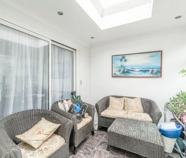 5 bedroom semi-detached house to rent - Photo 2